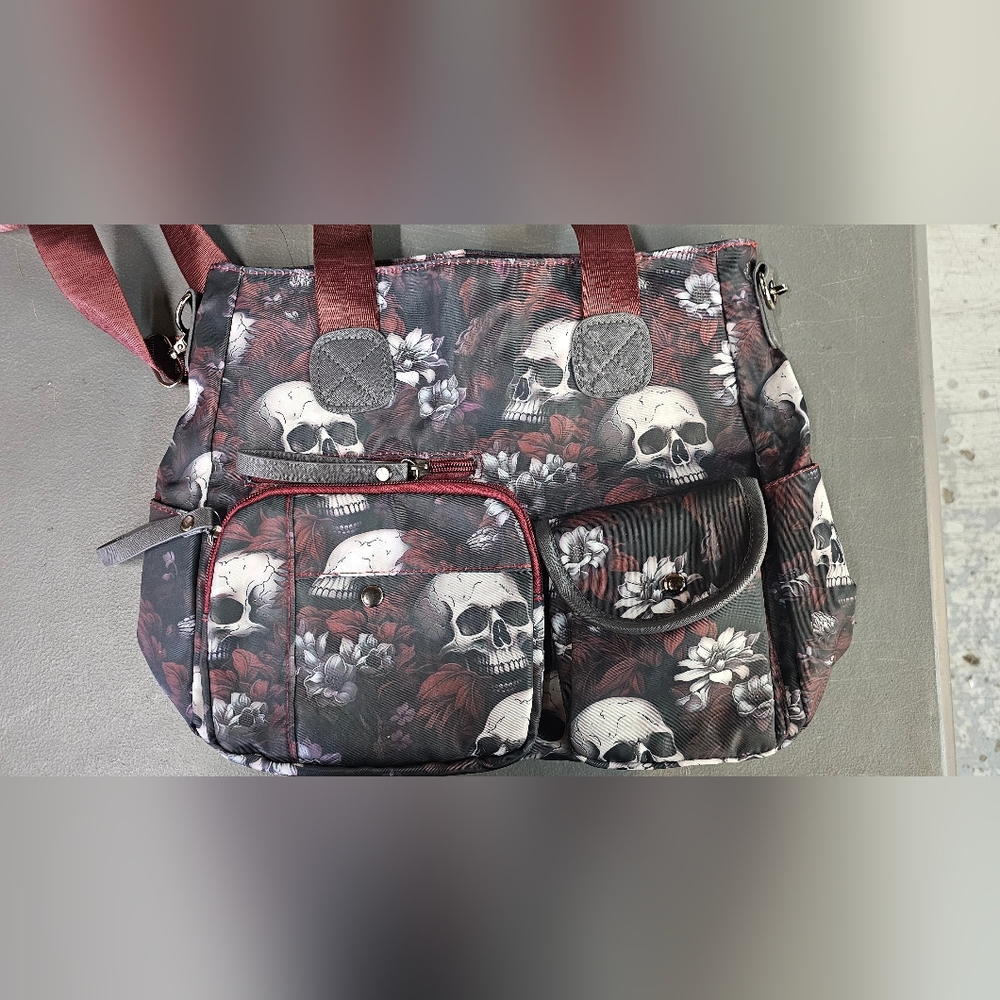 Skull Print Purse- Black and Red - Picture 2 of 6